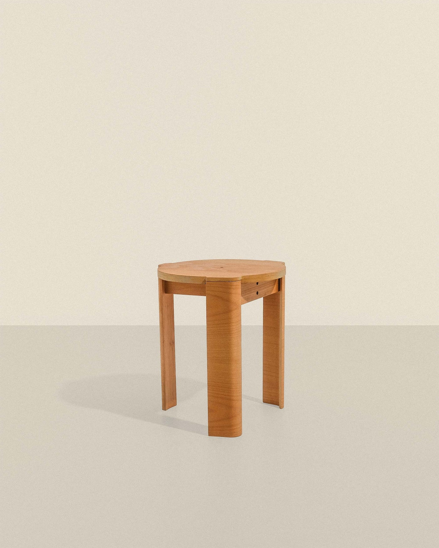 Taburete Niu 002 fabricado por May Rojas para SURU Barcelona